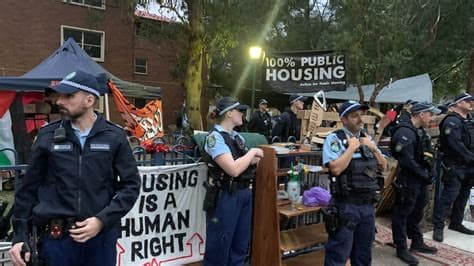 Portuguese Police Clear Porto Housing Protest Camp Amid Reports of Baton Use