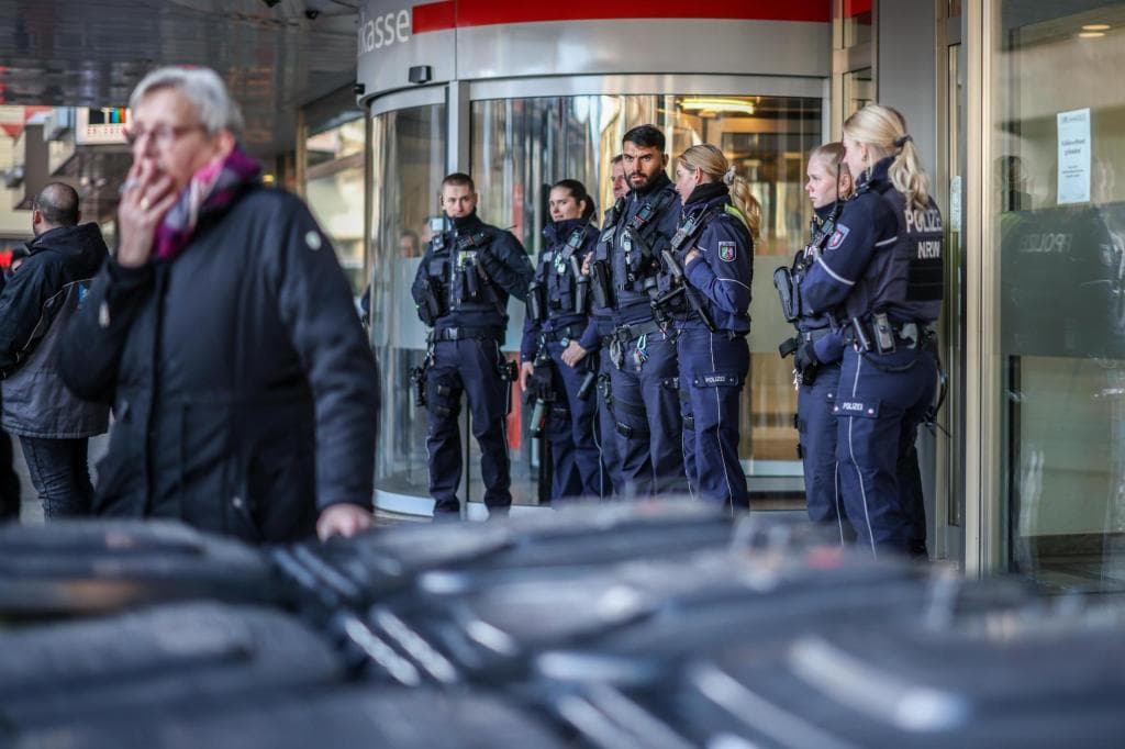 Thieves Drill into German Bank Vault and Steal Tens of Millions of Euros' Worth of Property