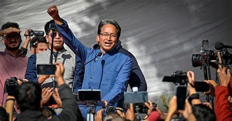 India ‘cockroach’ activist Sonam Wangchuk ends hunger strike as protests spread