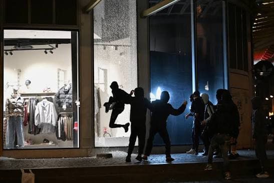 Macron Rejects Interior Minister’s Resignation After Riots and Looting