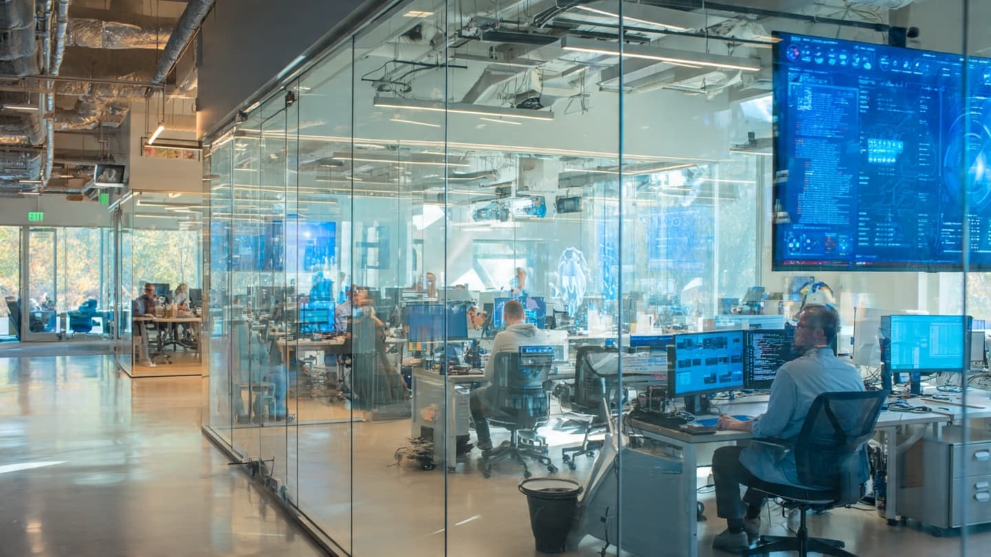 Between Innovation and Competition: America’s Technology Strength Shapes the Future of Global Economic Power