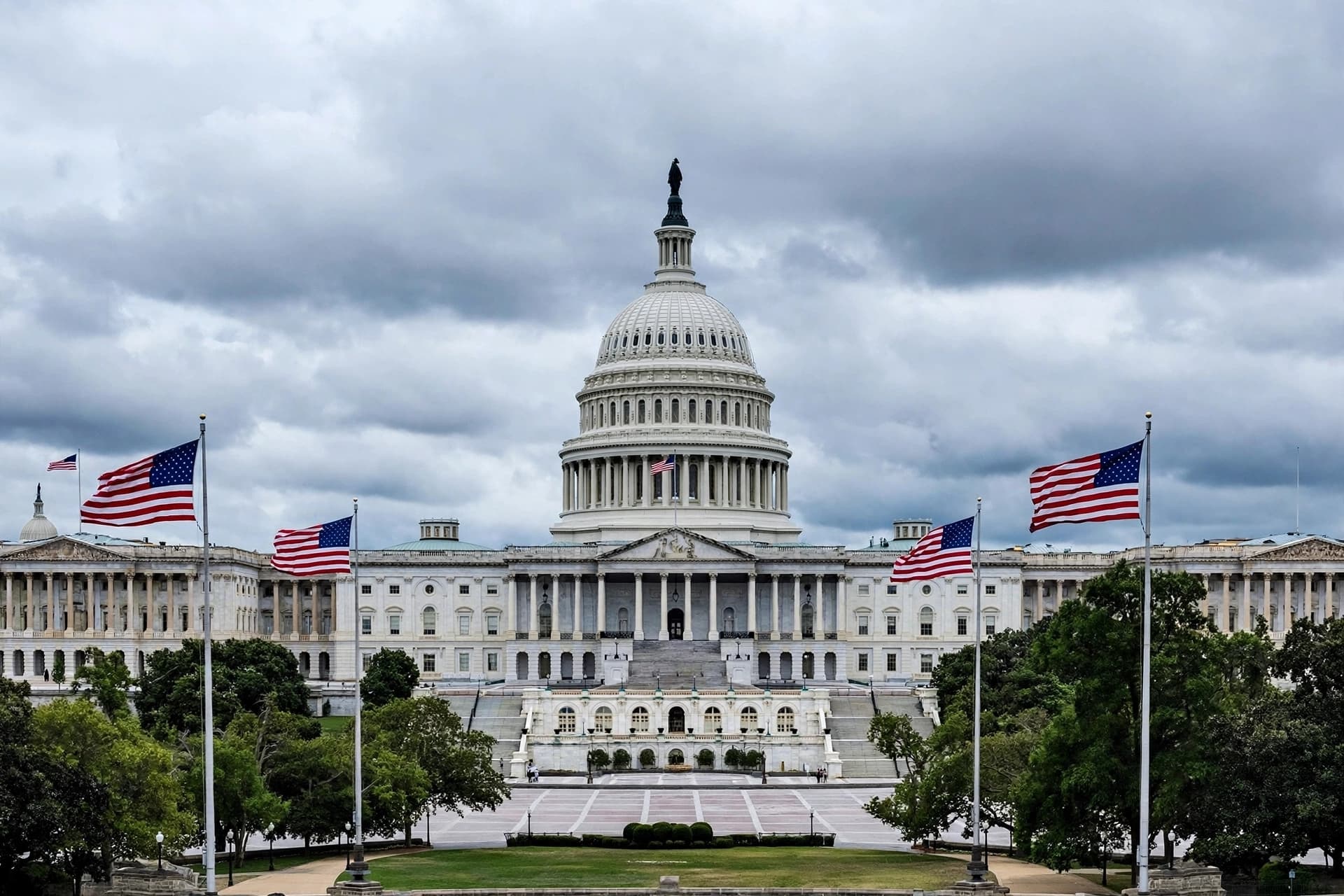 Senate GOP blocks bid to end Iran war before November