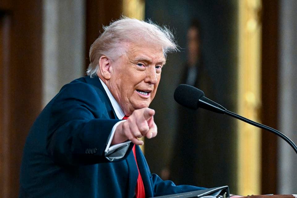 Trump Meets Republican Senators to Push CLARITY Act Forward