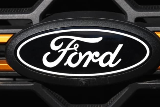 Ford Scraps Fully-Electric F-150 Lightning as Mounting Losses and Falling Demand Hits EV Plans