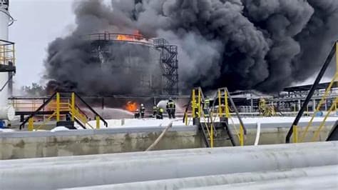 Ukraine Sets New Record With 24 Strikes on Russian Oil & Gas Sites in December