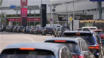 Russia Runs Out of Petrol at Seven in Ten Stations as Fuel Crisis Worsens