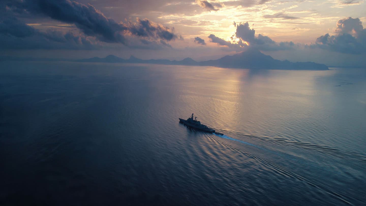 Between Warnings and Waves: The Slow Geography of Power in East Asian Seas