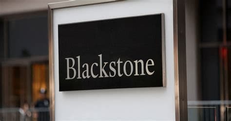 Apollo, Blackstone, and KKR Vie for Shell Stake in LNG Canada