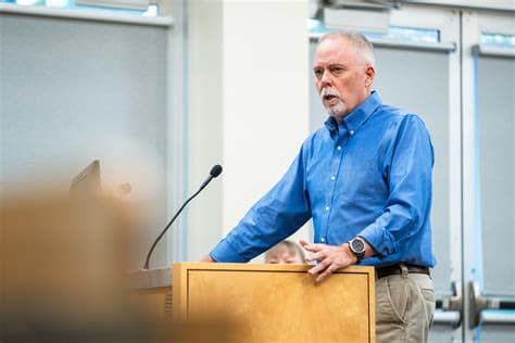 Glenwood Springs City Council Votes to Pursue Legal Action Against ICE Facility Landlord