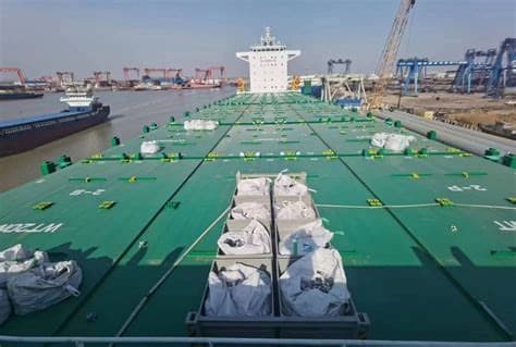 Traders Ship Nearly 30,000 Tons of Fuel from South Korea to Russia