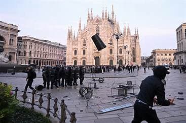 Italian Police Clash with Protesters in Milan and Bologna