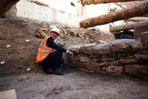 Ancient Wall Found Beneath Paris Could Confirm Site of First Settlement