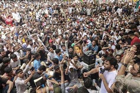 Thousands Gather at Jantar Mantar Ahead of CJP’s March to Parliament Thousands Gather at Jantar Mantar Ahead of CJP’s March to Parliament