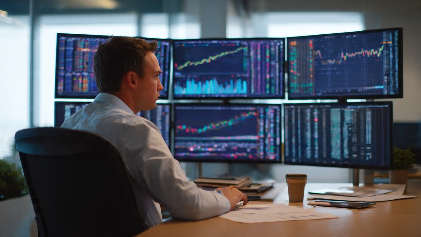 When Wall Street Pauses Beneath Inflation’s Weight, Investors Listen for the Next Federal Reserve Signal When Wall Street Pauses Beneath Inflation’s Weight, Investors Listen for the Next Federal Reserve Signal
