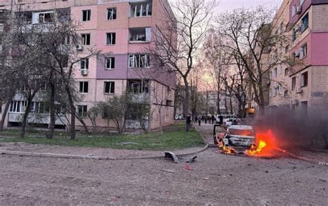 Russia’s Strike on Zelenskyy’s Hometown Shopping Mall Kills 6, Injures 91 as Rescue Continues Russia’s Strike on Zelenskyy’s Hometown Shopping Mall Kills 6, Injures 91 as Rescue Continues