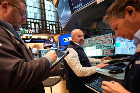 Oil Prices Leap on Worries About Iran War, While US Stocks Erase Sharp Losses Oil Prices Leap on Worries About Iran War, While US Stocks Erase Sharp Losses