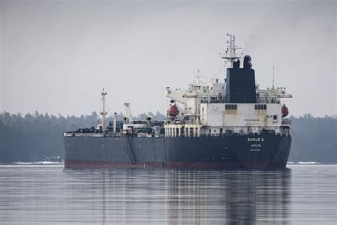 Russia Quietly Builds Shadow LNG Tanker Fleet as Europe Prepares a Full Ban in 2027 Russia Quietly Builds Shadow LNG Tanker Fleet as Europe Prepares a Full Ban in 2027