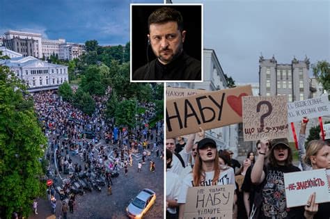 Thousands March in Kyiv Demanding Zelensky Listen Thousands March in Kyiv Demanding Zelensky Listen