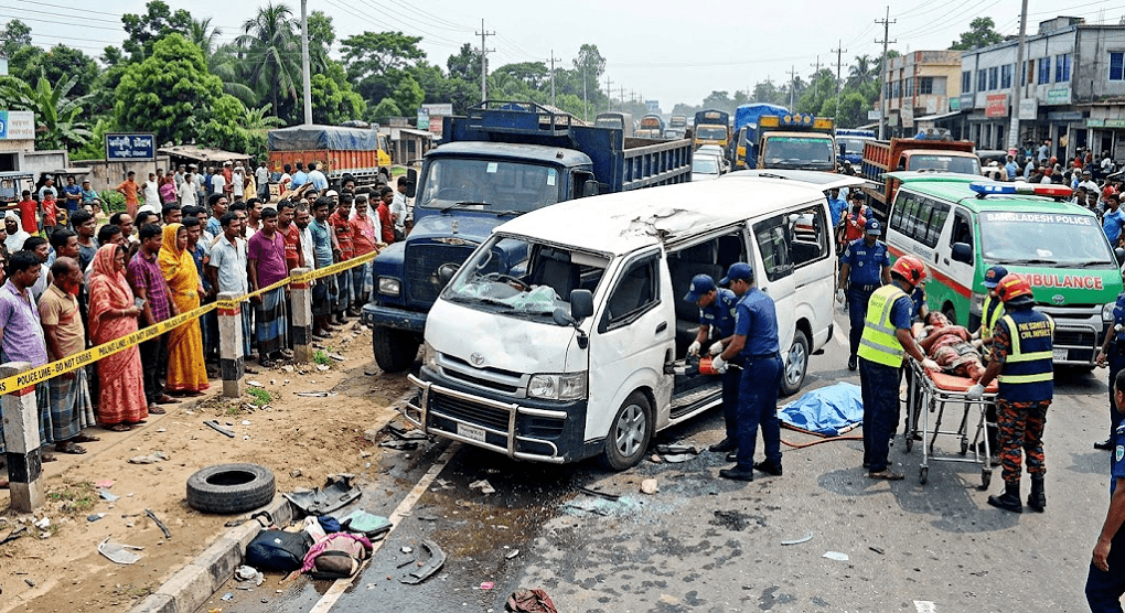 Fatal Highway Collision in Karnaphuli: Three Dead After Lorry Crashes Into Microbus in Chittagong Fatal Highway Collision in Karnaphuli: Three Dead After Lorry Crashes Into Microbus in Chittagong
