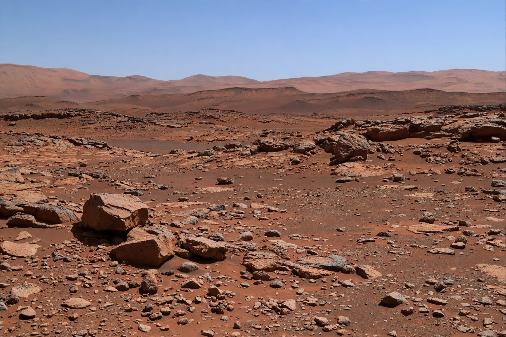 Beyond the red: how Mars reveals itself in blue, briefly and honestly. Beyond the red: how Mars reveals itself in blue, briefly and honestly.
