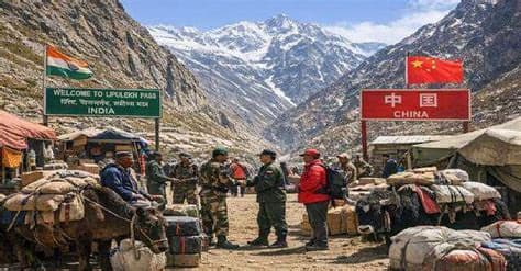India-China Border Trade Resumes After Six Years: First Batch of 16 Traders Flagged Off for Tibet India-China Border Trade Resumes After Six Years: First Batch of 16 Traders Flagged Off for Tibet