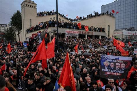 Thousands in Kosovo Protest Again for “Fair Justice” After Hague Convictions Thousands in Kosovo Protest Again for “Fair Justice” After Hague Convictions