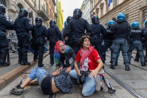 Clashes Erupt at Cost-of-Living Protests in Italy Clashes Erupt at Cost-of-Living Protests in Italy