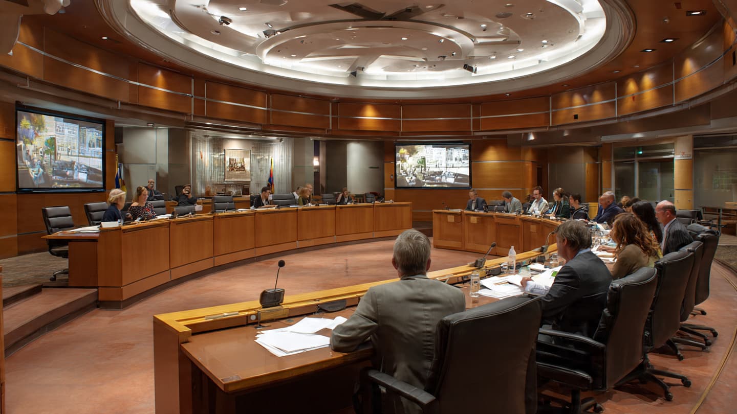 Beneath Quiet Parks, A Louder Debate Over Public Trust Emerges Beneath Quiet Parks, A Louder Debate Over Public Trust Emerges