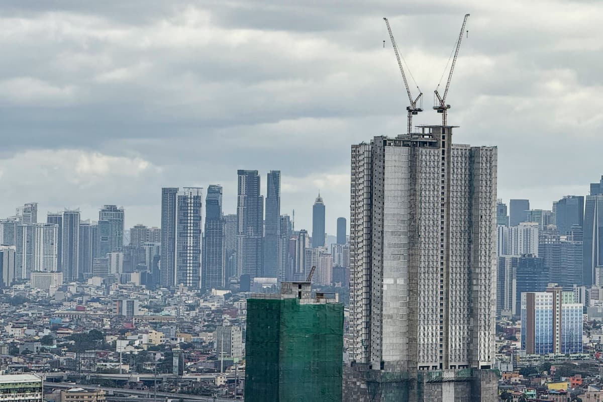 Philippines Implements Four-Day Work Week as Iran War Drives Oil Prices Higher Philippines Implements Four-Day Work Week as Iran War Drives Oil Prices Higher