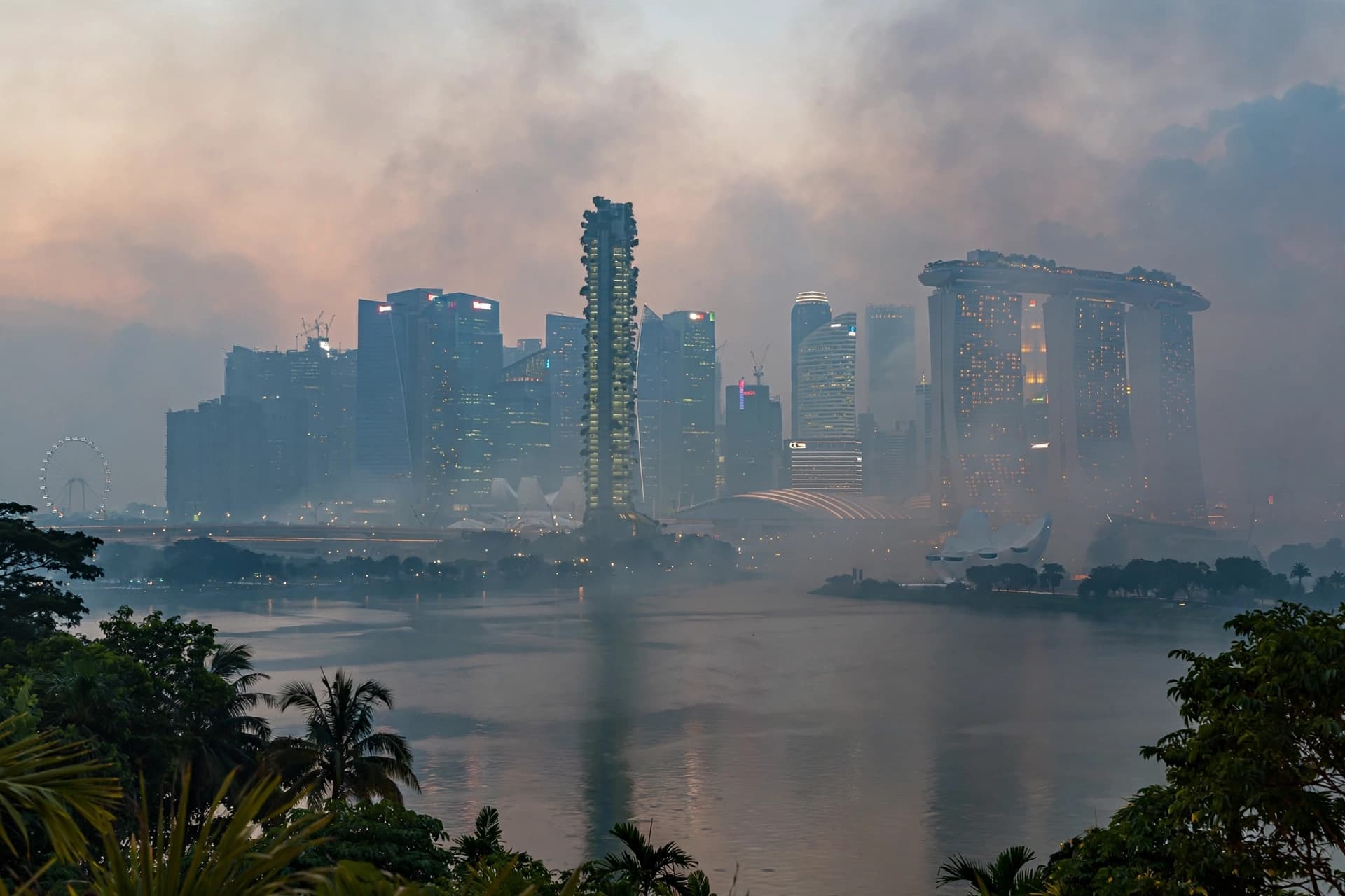 Haze Returns Across Central Singapore, Bringing the Air Back Into an Unhealthy Range Haze Returns Across Central Singapore, Bringing the Air Back Into an Unhealthy Range