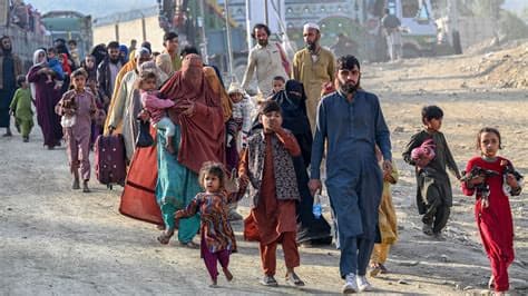 Gulf Countries Deport More Than 20,000 Pakistanis for Begging and Security Reasons Gulf Countries Deport More Than 20,000 Pakistanis for Begging and Security Reasons
