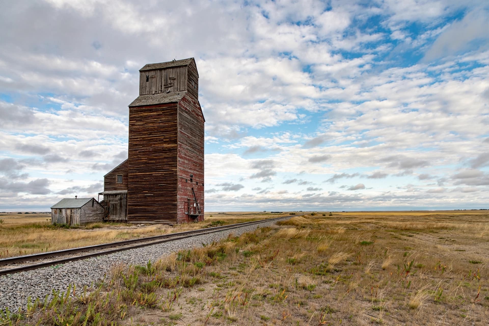 When the Horizon Changes: Raymore’s Last Elevator When the Horizon Changes: Raymore’s Last Elevator