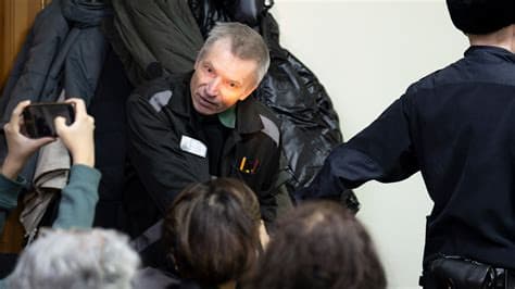 Russian Court Jails Kremlin Critic for 11 Years for Opposing Ukraine War Russian Court Jails Kremlin Critic for 11 Years for Opposing Ukraine War