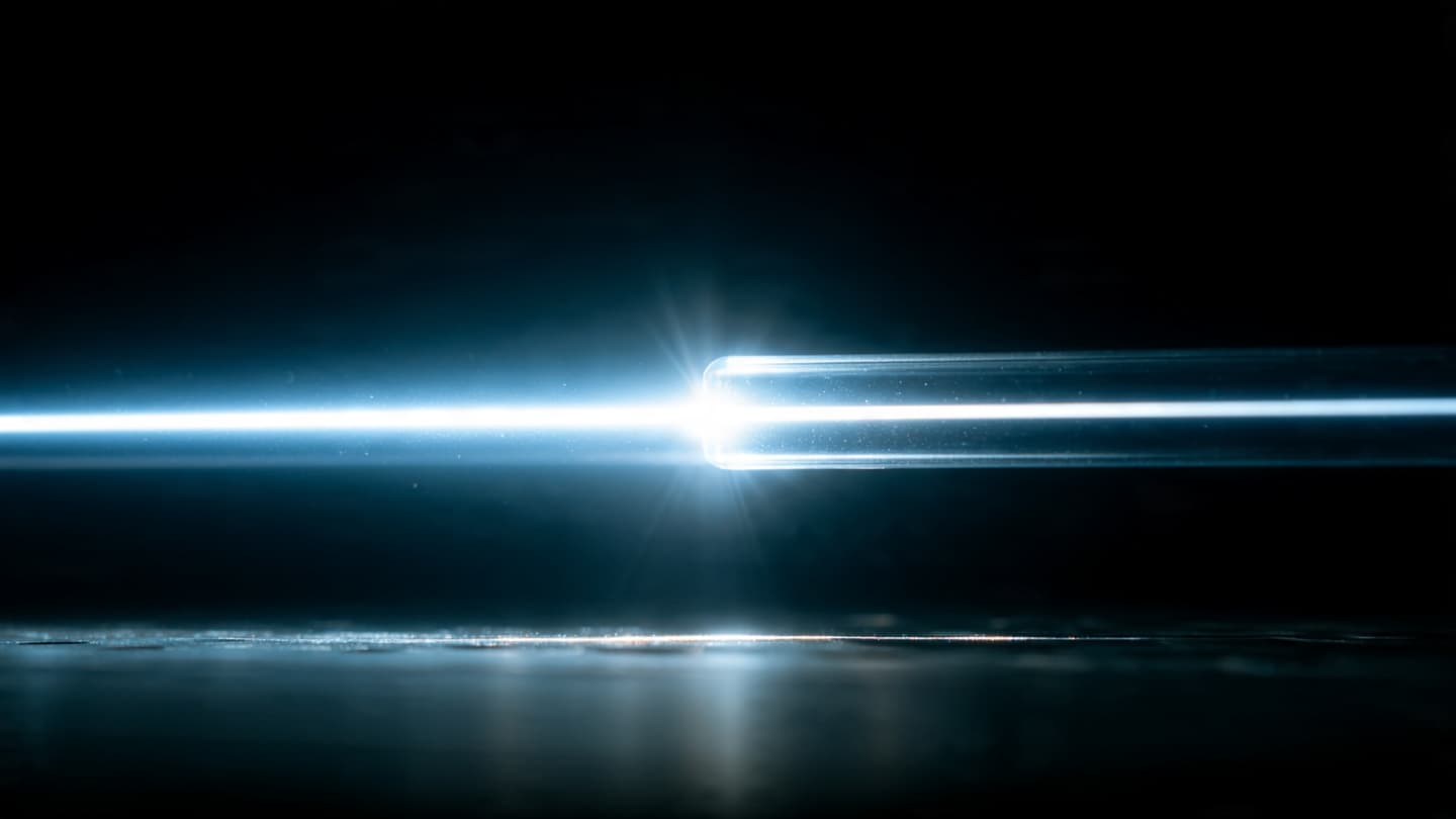 Of Invisible Currents and Beams of Light, Chasing the Dream of Energy Without a Wire Of Invisible Currents and Beams of Light, Chasing the Dream of Energy Without a Wire