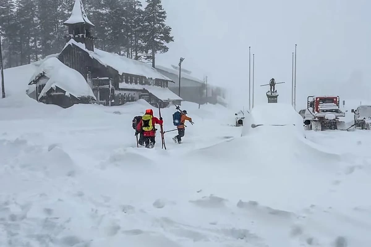 Ten Skiers Missing and Six Stranded After Avalanche Near Lake Tahoe Ten Skiers Missing and Six Stranded After Avalanche Near Lake Tahoe