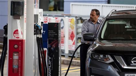 Iran Faces 14M-Litre Daily Fuel Deficit as Gas Station Lines Surge Nationwide Iran Faces 14M-Litre Daily Fuel Deficit as Gas Station Lines Surge Nationwide