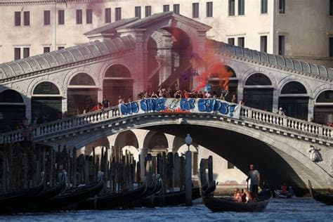 Billionaire US Envoy Draws Venice Protests During Yacht Tour Billionaire US Envoy Draws Venice Protests During Yacht Tour