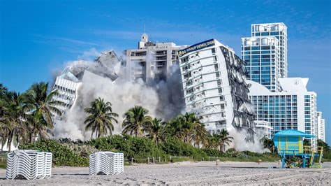 Controlled Demolition Brings Down Luxury Miami Hotel in Seconds Controlled Demolition Brings Down Luxury Miami Hotel in Seconds