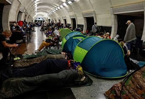 Nearly 40,000 People, Including 2,000 Children, Shelter in Kyiv Metro Overnight Nearly 40,000 People, Including 2,000 Children, Shelter in Kyiv Metro Overnight