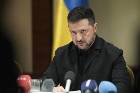 Zelensky sends delegation to meet Trump envoys as he hints at secret US-Russia economic talks Zelensky sends delegation to meet Trump envoys as he hints at secret US-Russia economic talks
