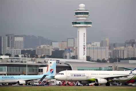 Chinese Teen Booked in Jeju for Eavesdropping on Air Traffic Control Chinese Teen Booked in Jeju for Eavesdropping on Air Traffic Control