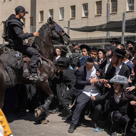 Israeli Police Detain 10 Suspects Over Attacks on European Diplomats Israeli Police Detain 10 Suspects Over Attacks on European Diplomats
