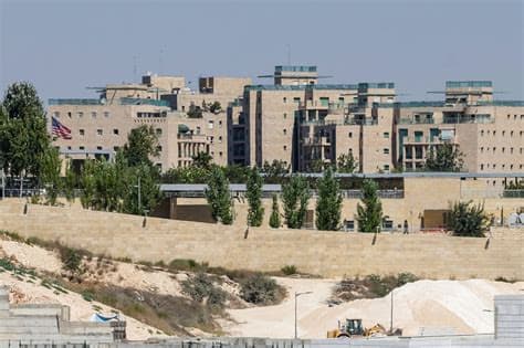 Israel to Close British Consulate in East Jerusalem After Settlement Import Bans Israel to Close British Consulate in East Jerusalem After Settlement Import Bans