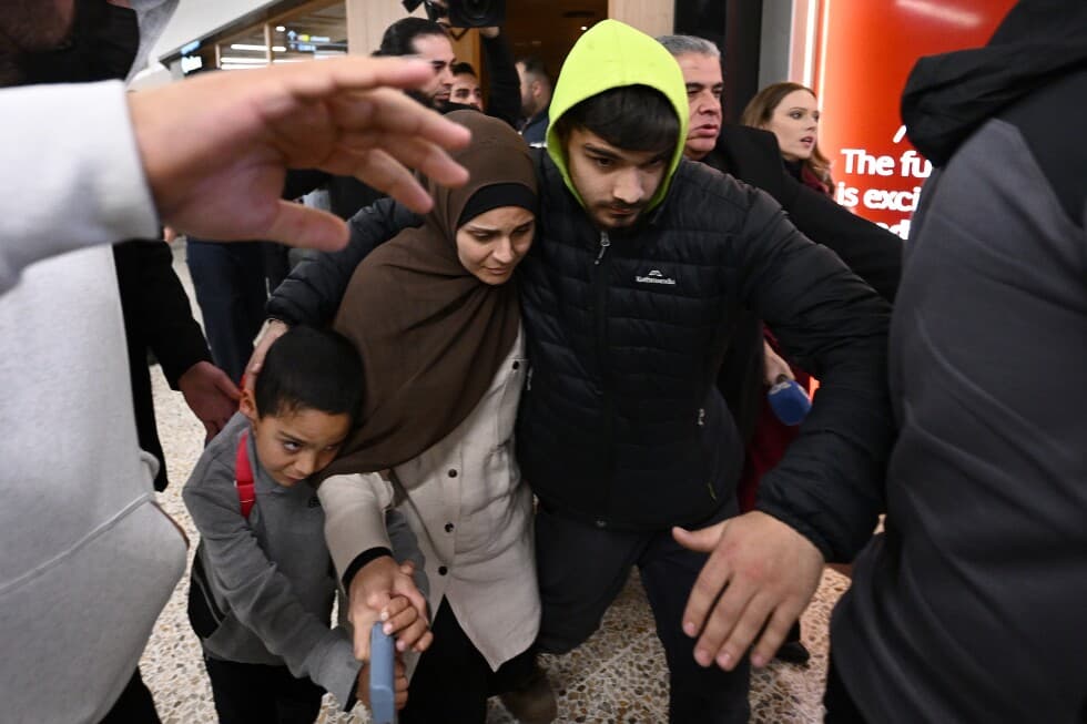 Three Australian Women Back from Syria Face Slavery and Terrorism Charges Over Alleged IS Links Three Australian Women Back from Syria Face Slavery and Terrorism Charges Over Alleged IS Links