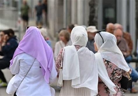 Austria Bans Headscarves in Schools for Under-14s Austria Bans Headscarves in Schools for Under-14s