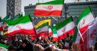 Iran Moves to Criminalize ‘Insulting’ the Islamic Republic’s Flag Iran Moves to Criminalize ‘Insulting’ the Islamic Republic’s Flag
