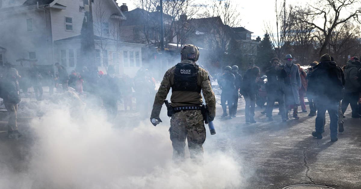 Confrontation in Minneapolis Ends with Immigration Agents Deploying Tear Gas and Pepper Spray Confrontation in Minneapolis Ends with Immigration Agents Deploying Tear Gas and Pepper Spray
