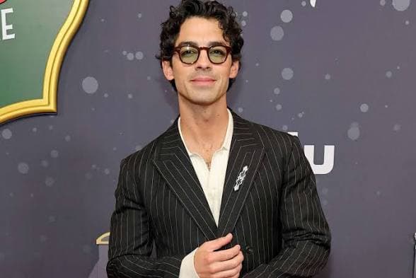 Joe Jonas Says Underperforming Solo Album Sales Led Him to Therapy and Questioned His Worth Joe Jonas Says Underperforming Solo Album Sales Led Him to Therapy and Questioned His Worth