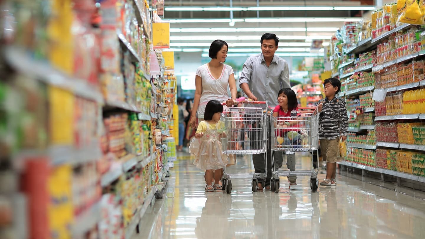 Where Seasonal Spending Meets Global Trade, Indonesia’s Growth Faces a More Measured Second Half Where Seasonal Spending Meets Global Trade, Indonesia’s Growth Faces a More Measured Second Half