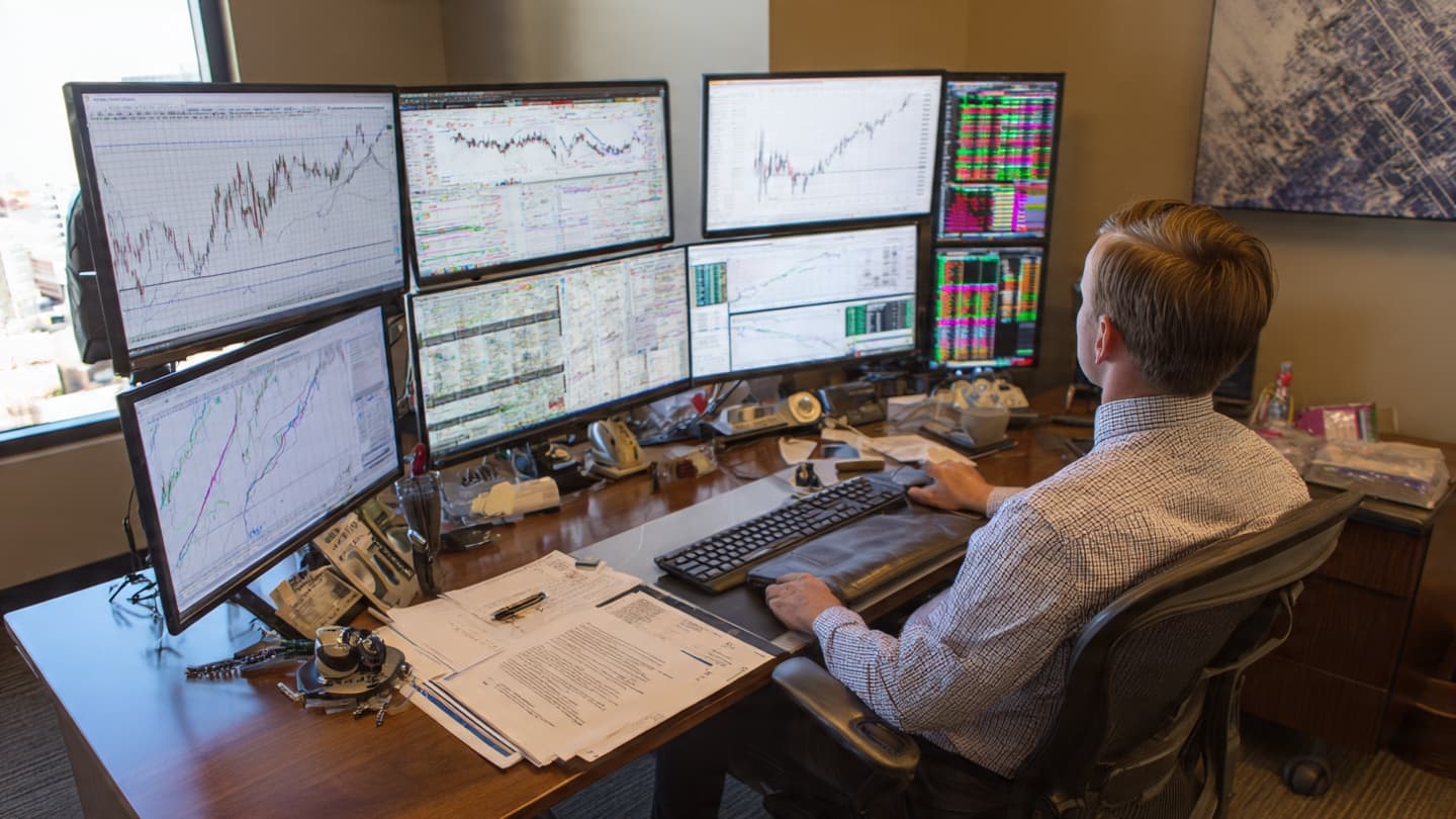 When American Jobs Grow More Slowly, Economic Signals Begin Whispering Beneath the Surface of Prosperity When American Jobs Grow More Slowly, Economic Signals Begin Whispering Beneath the Surface of Prosperity